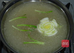 风味虾线火锅的做法图解7