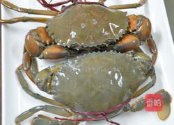 青蟹炒年糕的做法图解1