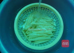 炸薯条的做法图解3