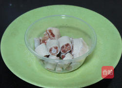 红豆猪尾汤的做法图解3