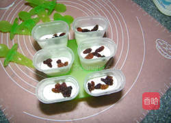 酸奶提子雪糕的做法图解4