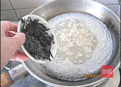 海虹汤韭菜打卤面的做法图解9