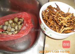 黄花菜烧鹌鹑蛋的做法图解1