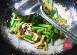 榨菜里脊肉炒梅豆的做法图解10