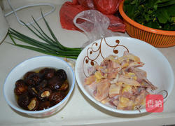 冬菇蒸鸡肉的做法图解1