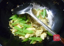 榨菜莴笋炒鸭蛋的做法图解8