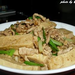 冻豆腐烧肉丝的做法[图]