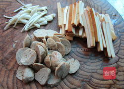 香干炒鱼丸的做法图解1