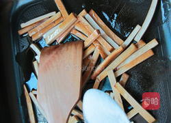 香干炒鱼丸的做法图解2