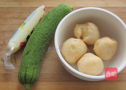 丝瓜油球汤的做法图解1