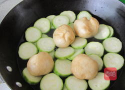 丝瓜油球汤的做法图解6