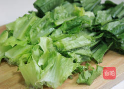 豆豉鲮鱼油麦菜的做法图解1
