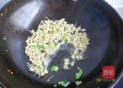 黄豆芽炒榨菜的做法图解4