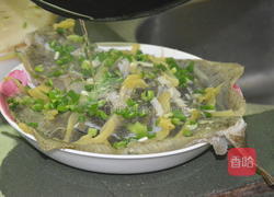 咸菜蒸多宝鱼的做法图解6