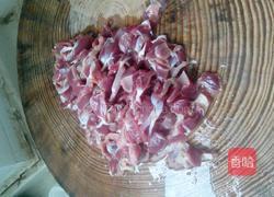 榨菜蒸鸽珍的做法图解1