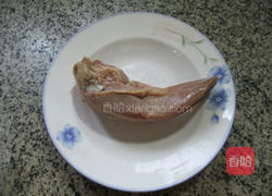 胡萝卜炒猪舌头的做法图解2