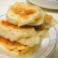 猪肉酸菜馅水煎饺的做法[图]