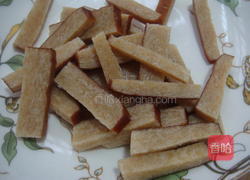 杏鲍菇炒香干的做法图解3