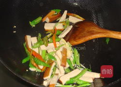 杏鲍菇炒香干的做法图解6