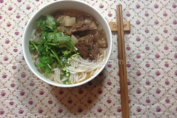 牛腩萝卜粉