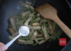 芹菜炒香干的做法图解8