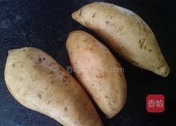 微波炉蒸薯的做法图解1