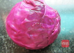 蒜香甘蓝菜丝的做法图解1