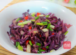 蒜香甘蓝菜丝的做法图解10