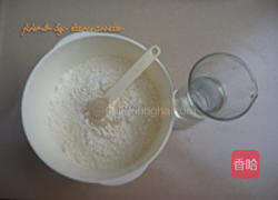 包菜鸡蛋大包子的做法图解1