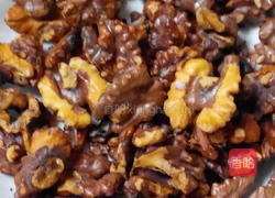 盐焗桃仁的做法图解5