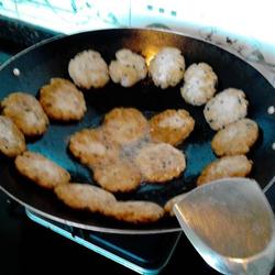 香煎刀鱼饼的做法[图]