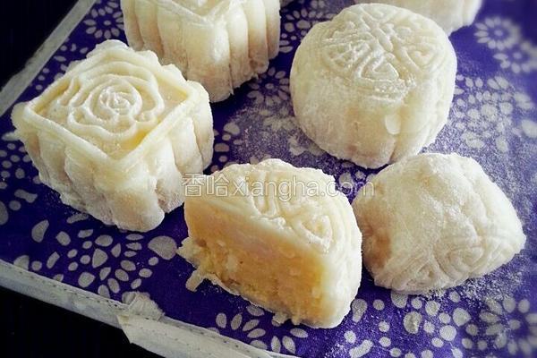 奶黄椰丝冰皮月饼