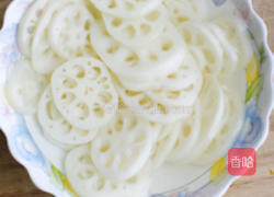 莲藕狮子头的做法图解1