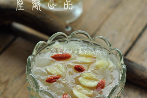 皂角米银耳莲子羹