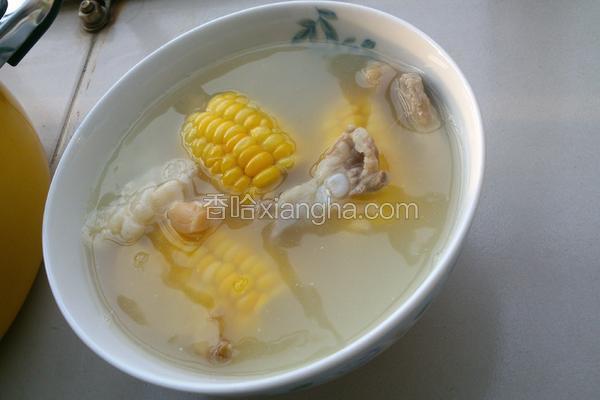 花胶玉米排骨汤
