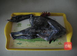 小鸡炖蘑菇的做法图解1