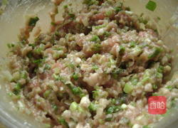 榨菜抄手的做法图解3