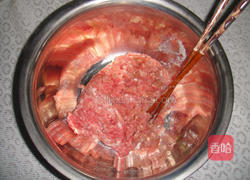 猪肉馅饼的做法图解1