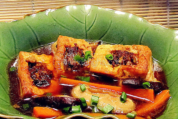 蚝油肉酿豆腐煲
