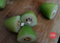 青橄榄炖猪粉肠的做法图解5