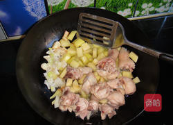 鸡腿焖饼的做法图解19