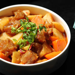 土豆炖牛筋的做法[图]