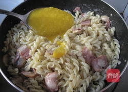 奶油培根意大利面的做法图解20