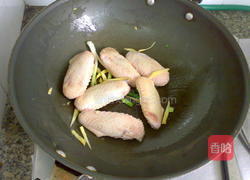 榨菜烧鸡翅的做法图解4