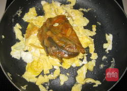 榨菜炒鸡蛋的做法图解6