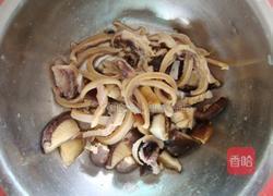 墨鱼香菇蒸鸡的做法图解5