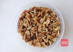 琥珀核桃仁的做法图解1