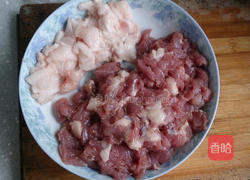 青椒炒肉的做法图解1