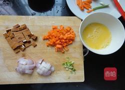 蚝油鸡蛋炒饭的做法图解2