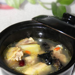 木耳枣鸡汤的做法[图]